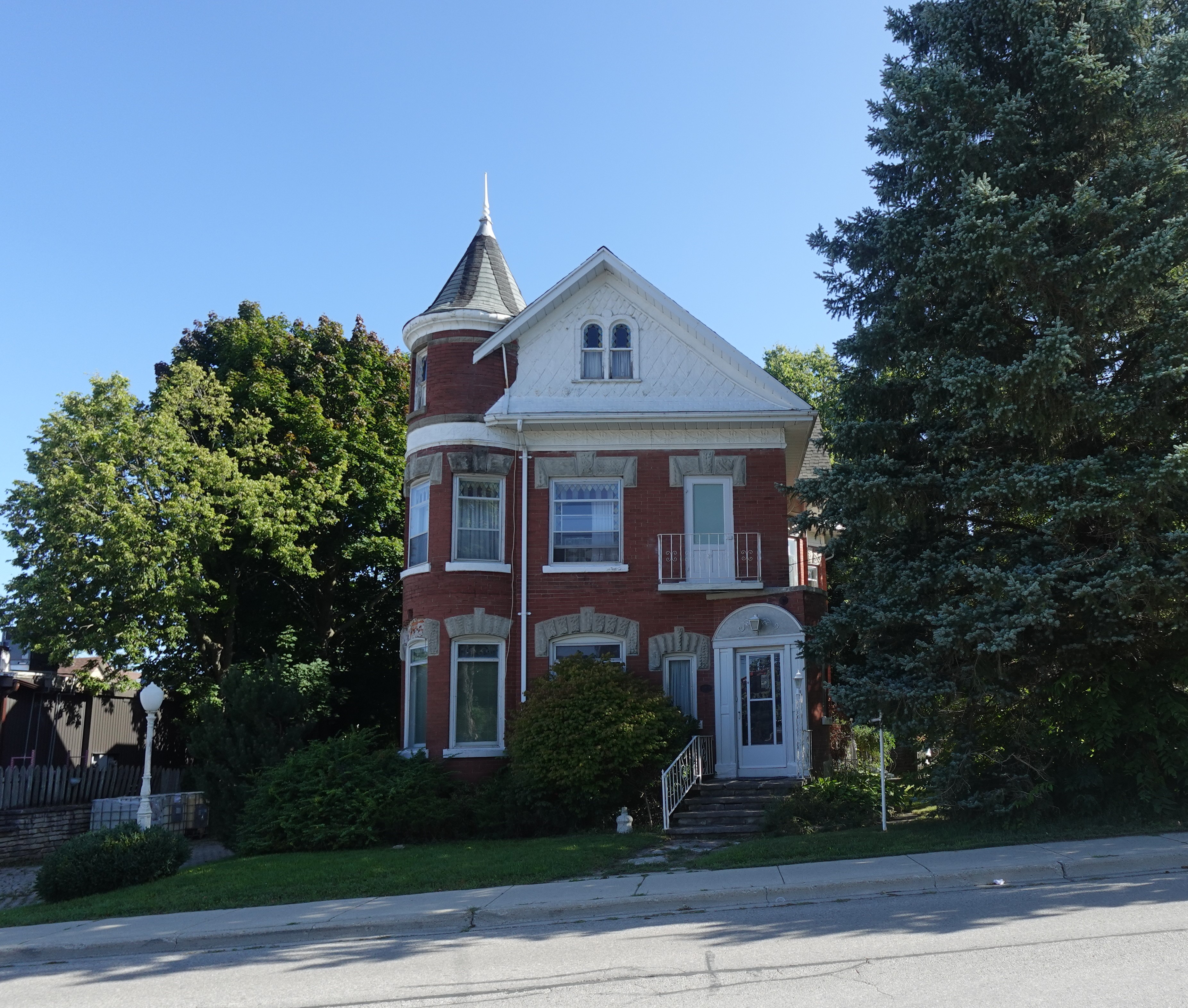 A photo of the Richard Clegg house in Wingham, Ontario