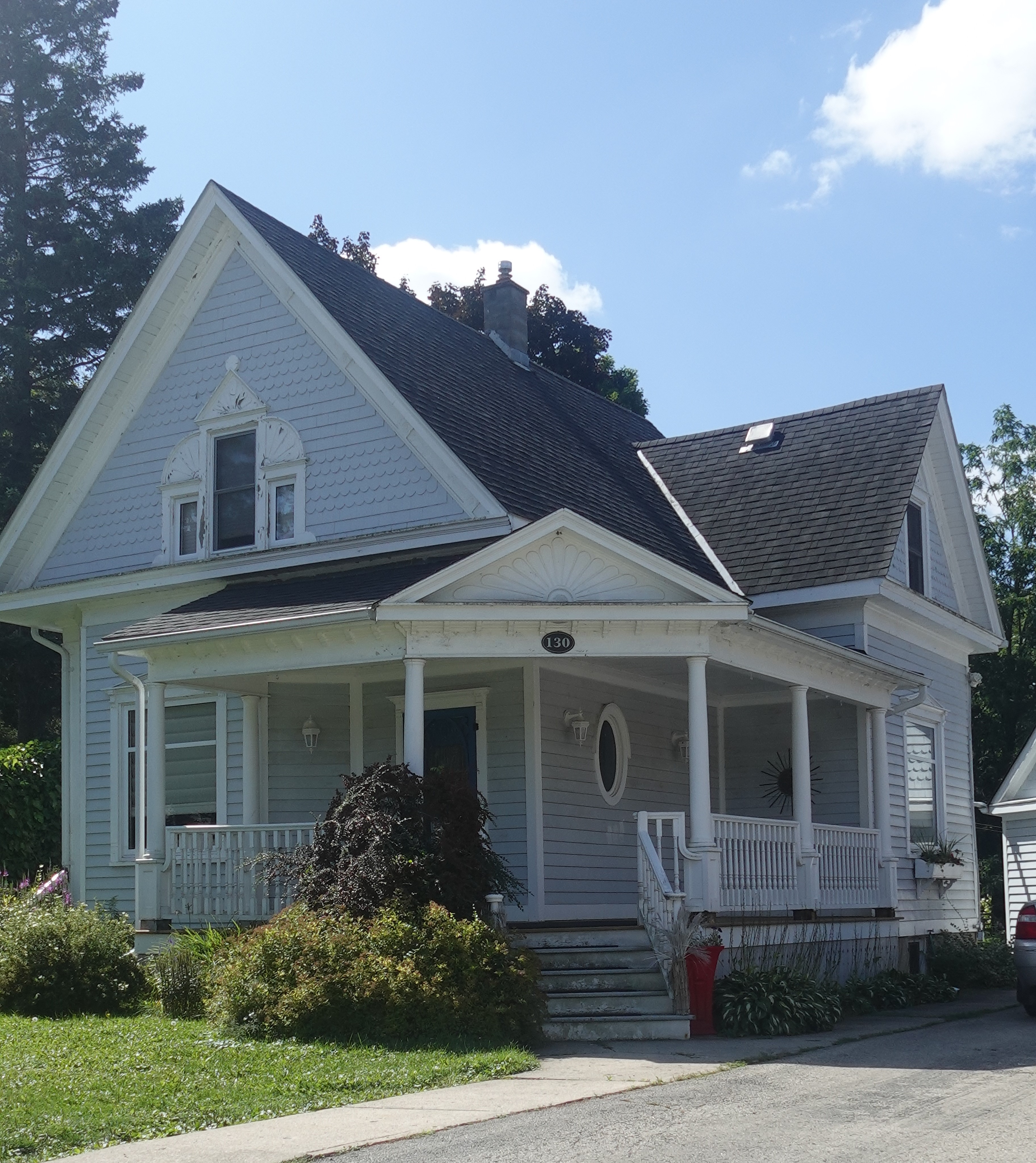A photo of the McInnis House in Wingham, Ontario